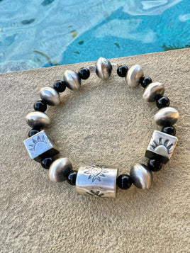 Tysha Aparicio Handmade Pearl & Onyx Stretch Bracelet