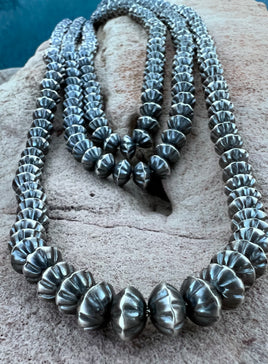 Maryetta Kellywow Handmade 9.5mm Fluted Pearl Necklace