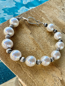 Fresh Water Pearl and Fluted Beaded Bracelet