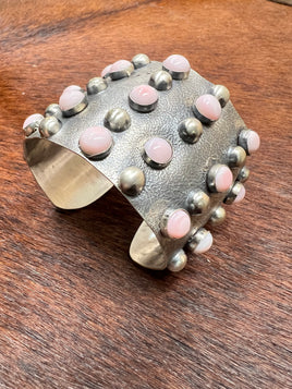 Pink Conch Shell Hammered Dot SS Cuff